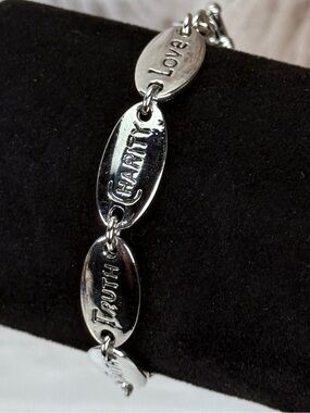 Silvertone Family Inspired Inscriptions Charm Bracelet